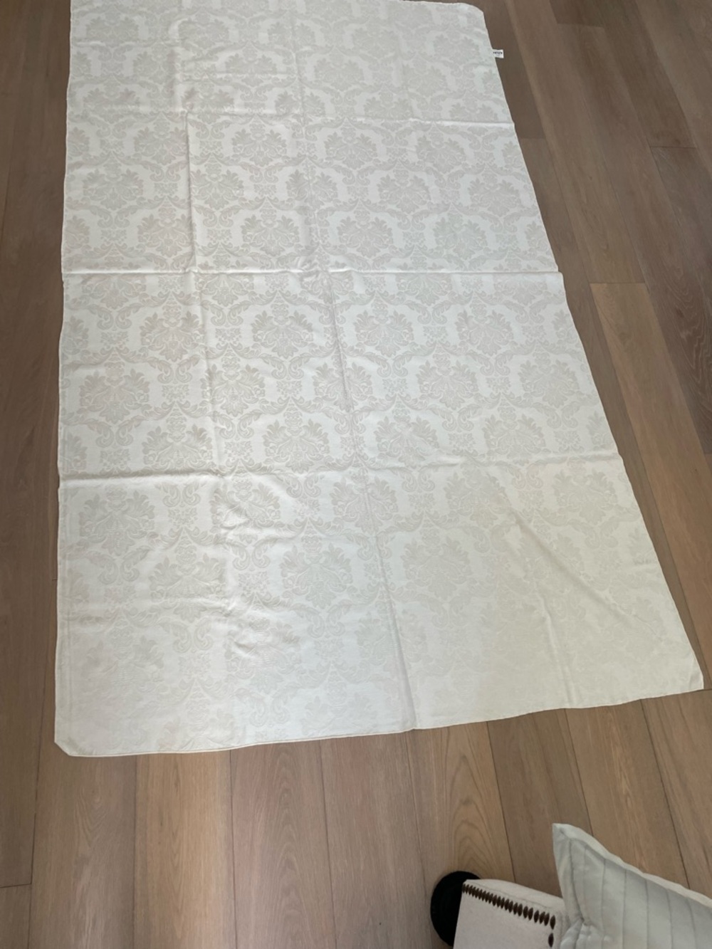 Damask Jacquard Table Cloth with Matching Napkins - Cream